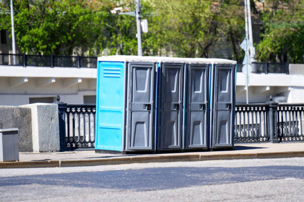 Best Porta potty delivery and setup  in Farngton Hills, MI